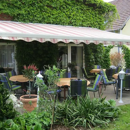 招待所 Gaestehaus Am Schwarzer Schwarz (Mecklenburgische Seenplatte)