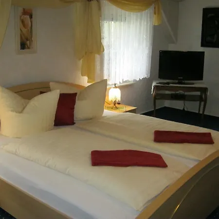 招待所 Gaestehaus Am Schwarzer 3*